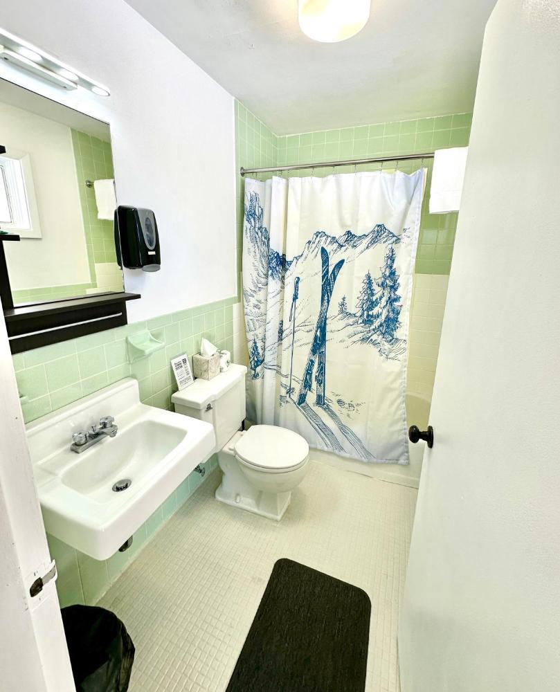 Snowdon Chalet Motel